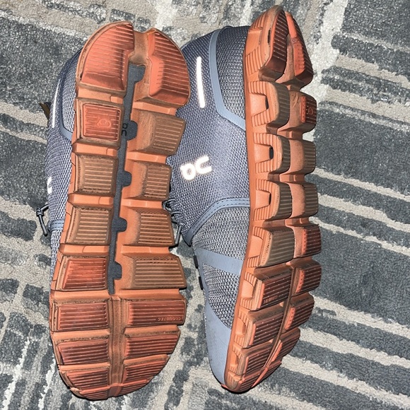 On cloud size 8 - Picture 2 of 4